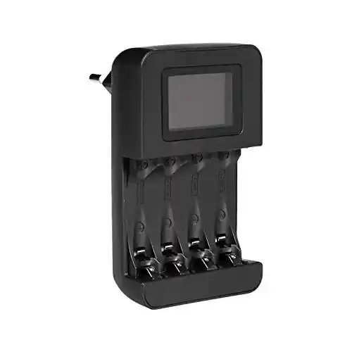 Cargador de pilas Amazon Basics AA/AAA con 4 canales y pantalla digital