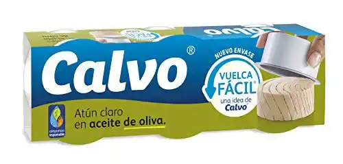 Latas de atún claro Calvo en aceite de oliva.